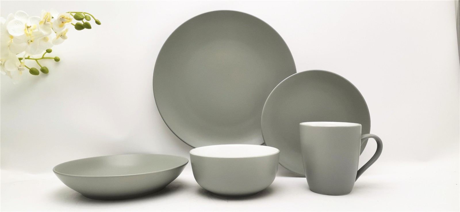 dinnerware supplier.jpg