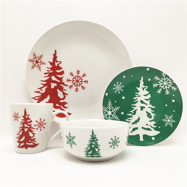 Christmas tree dinnerware.jpg Christmas tree dinnerware.jpg